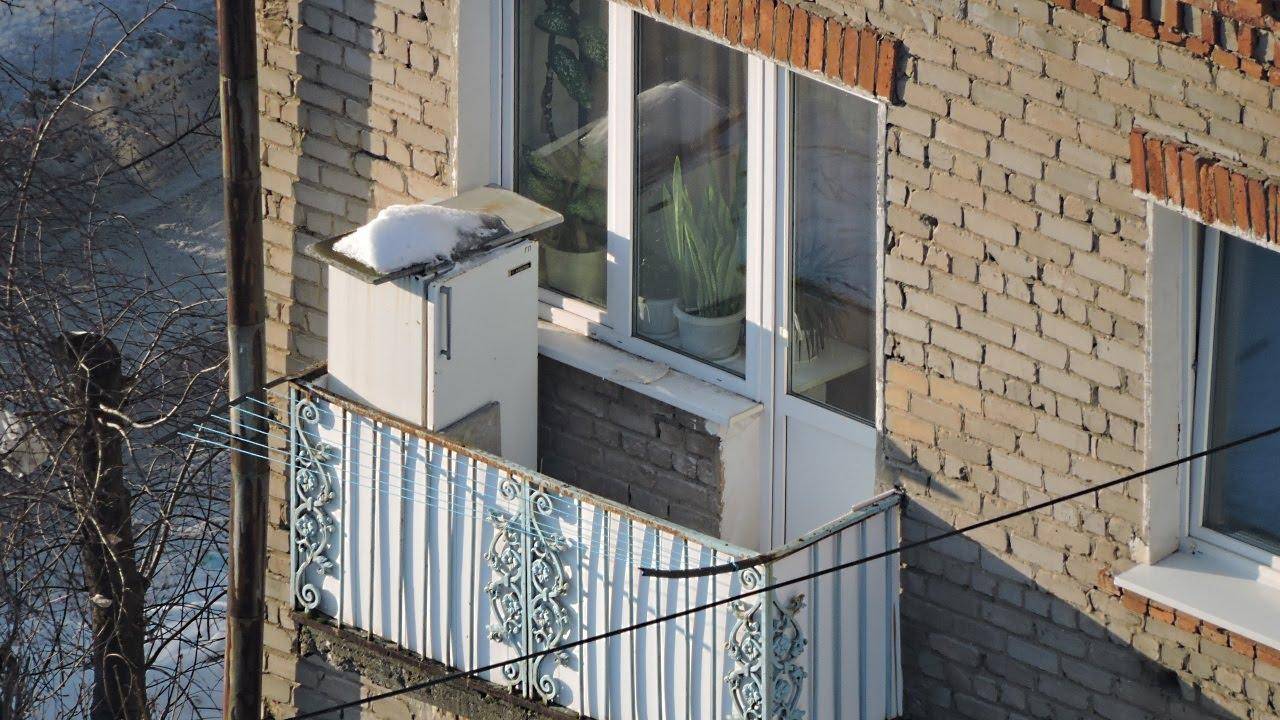 Замерзают окна на балконе: как с этим бороться? | строй легко