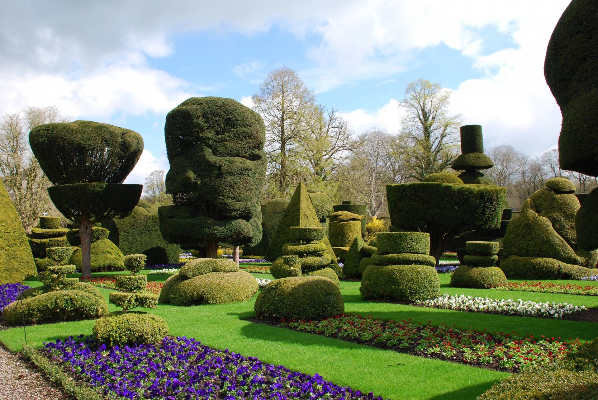 Сад левенс холл в камбрии, англия самый красивый и ароматный сад